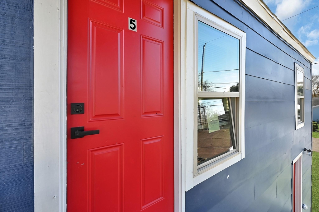 1313 10th Street - Photo 0