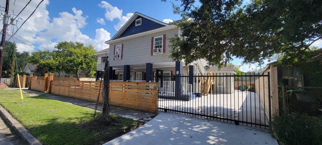 7124 Avenue F - Photo 2