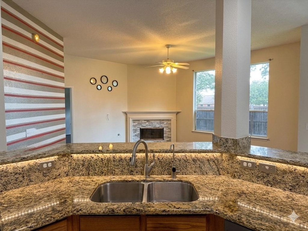 19410 Colony Trail Lane - Photo 3