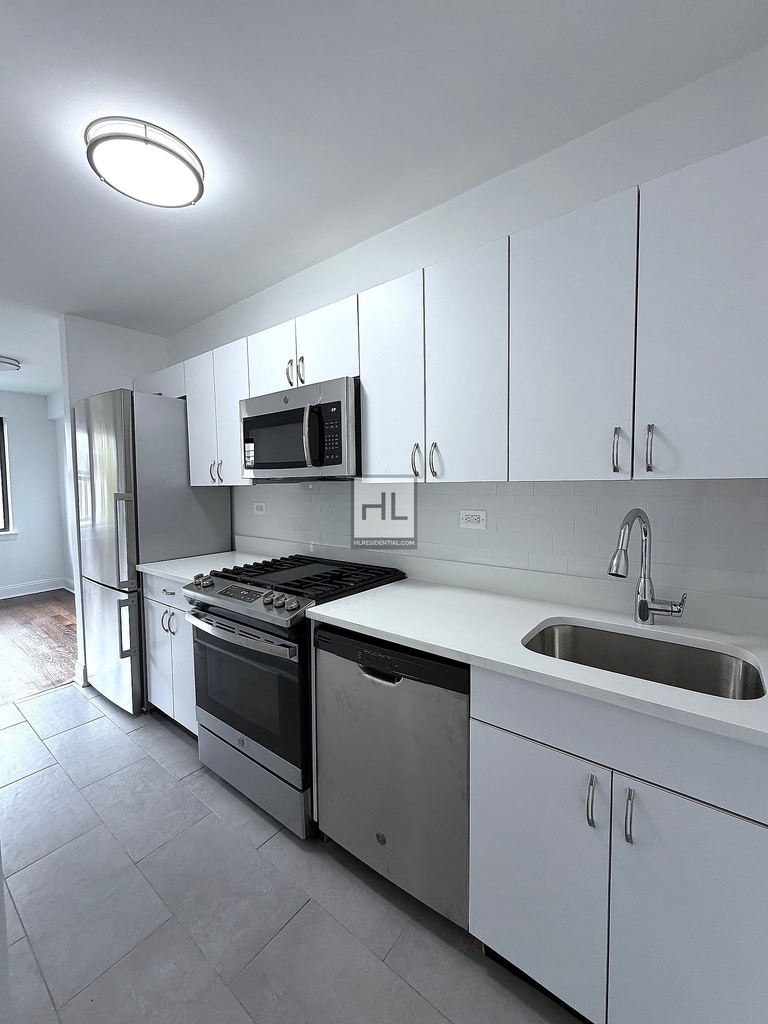 Beekman Place - Photo 1