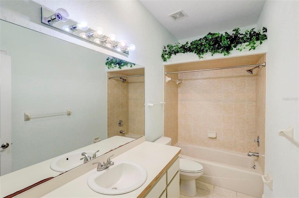 7032 River Run Boulevard - Photo 18