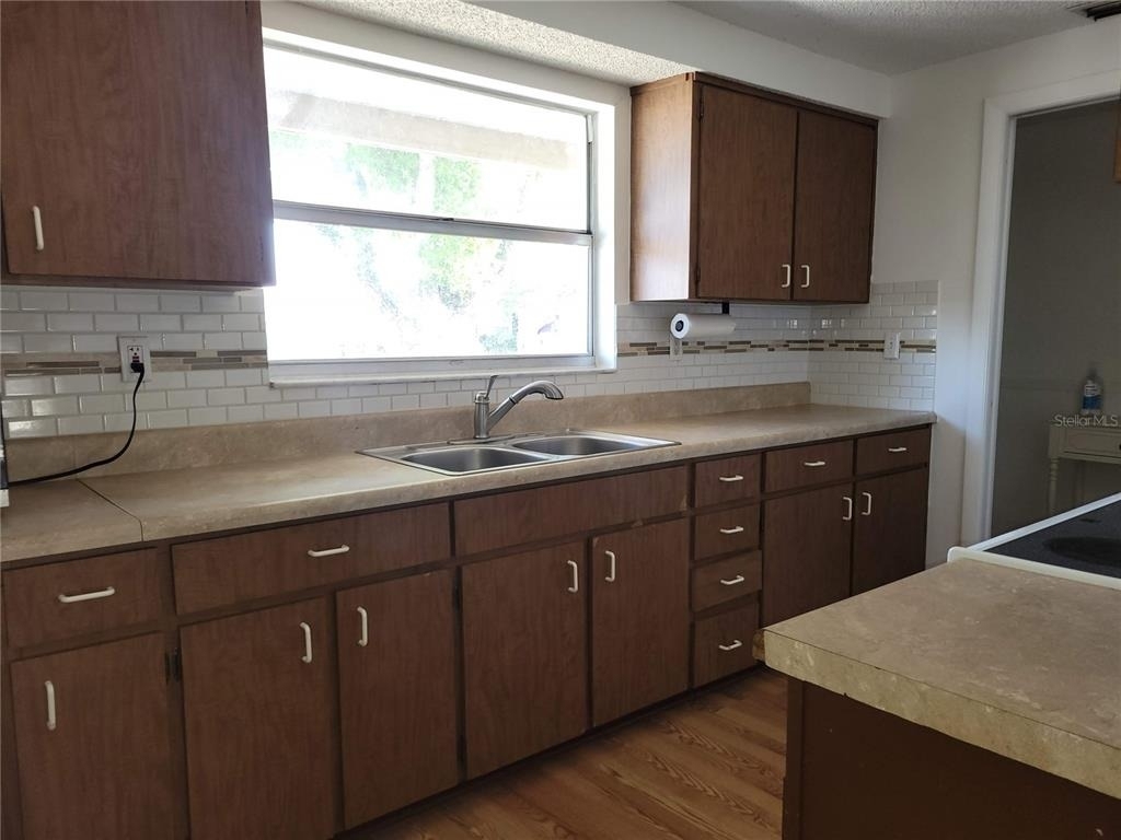 6430 Lomand Avenue - Photo 5