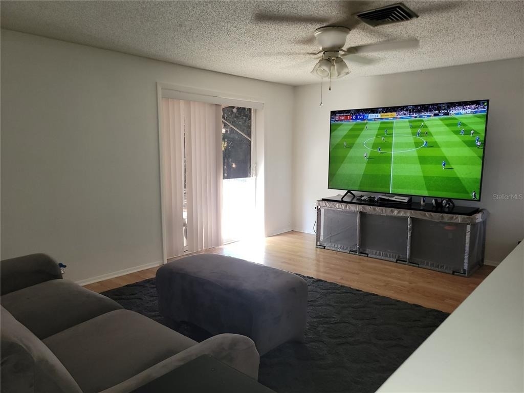 6430 Lomand Avenue - Photo 8