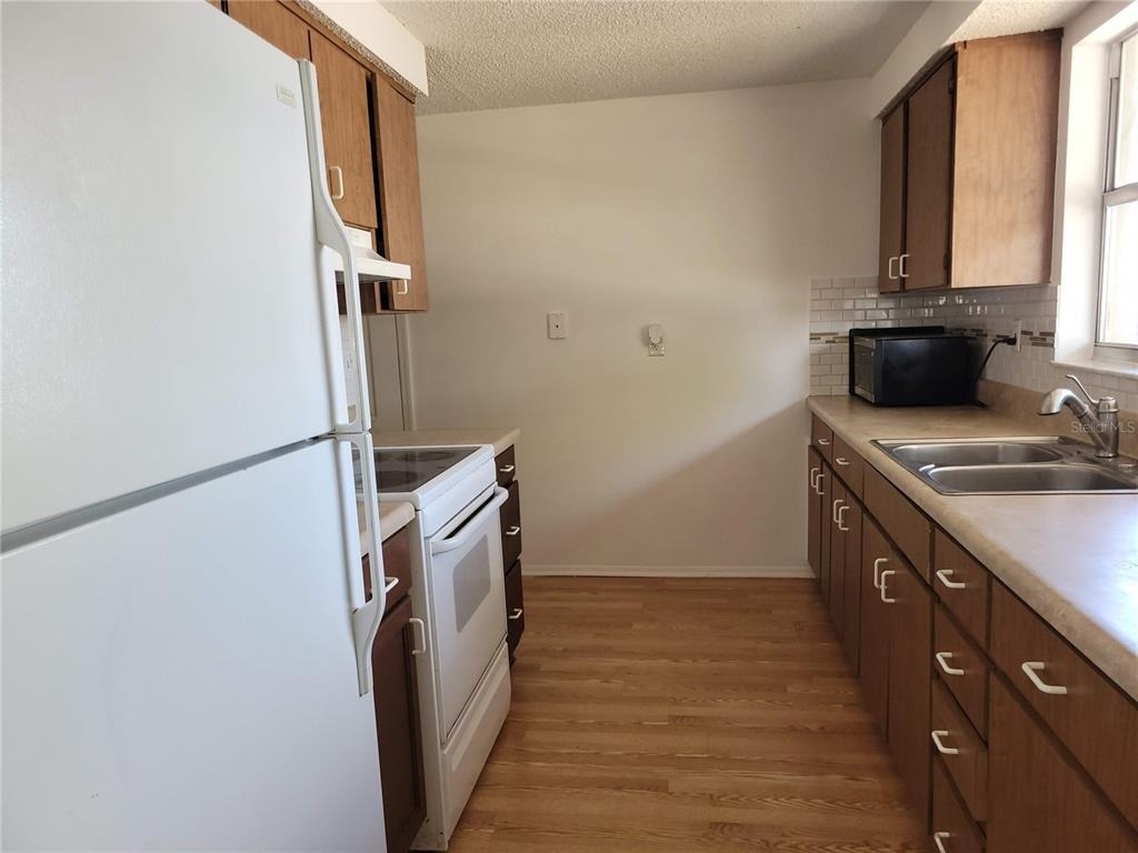 6430 Lomand Avenue - Photo 4