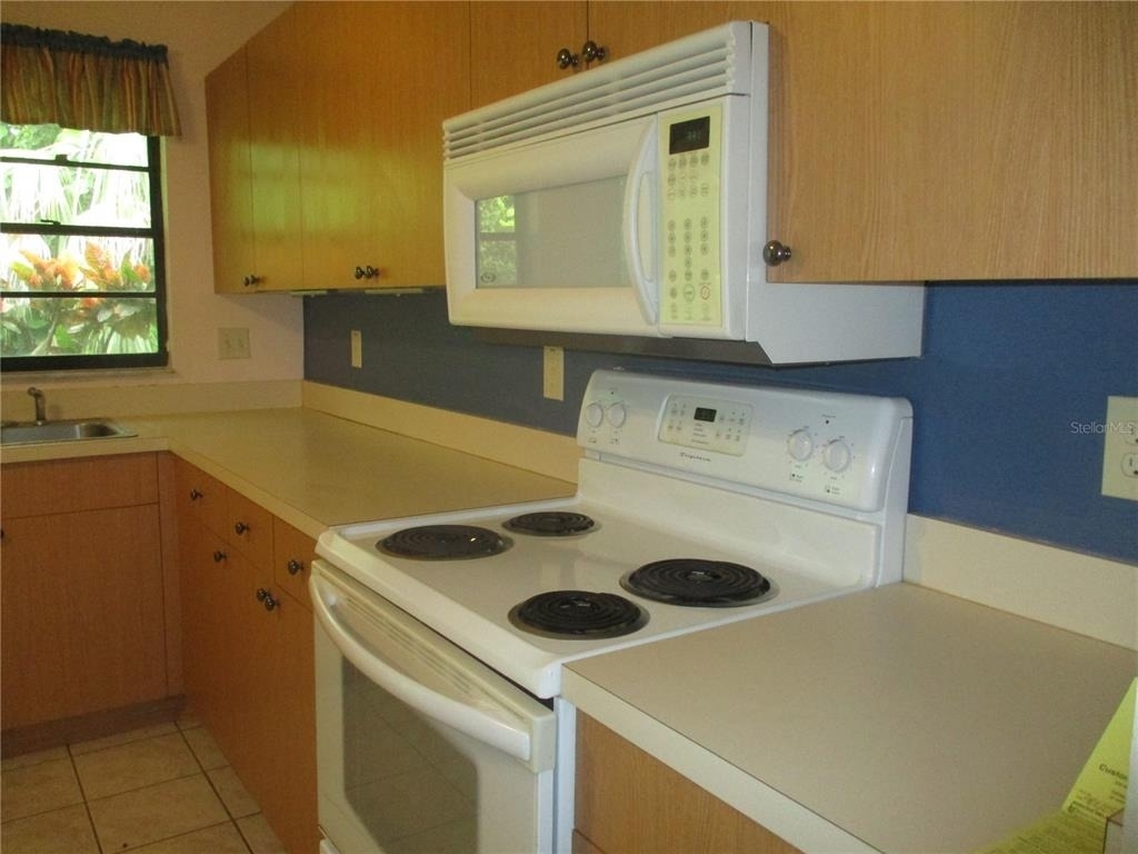 1750 Atrium Drive - Photo 7