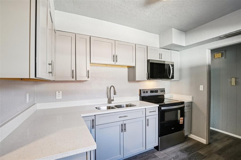 1911 22nd Avenue S - Photo 3