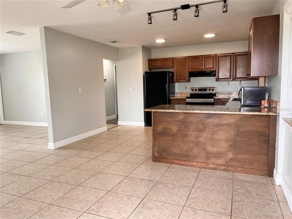 1299 Birchcrest Boulevard - Photo 3