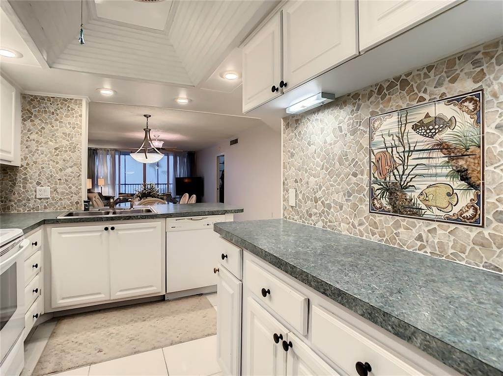 18304 Gulf Boulevard - Photo 13