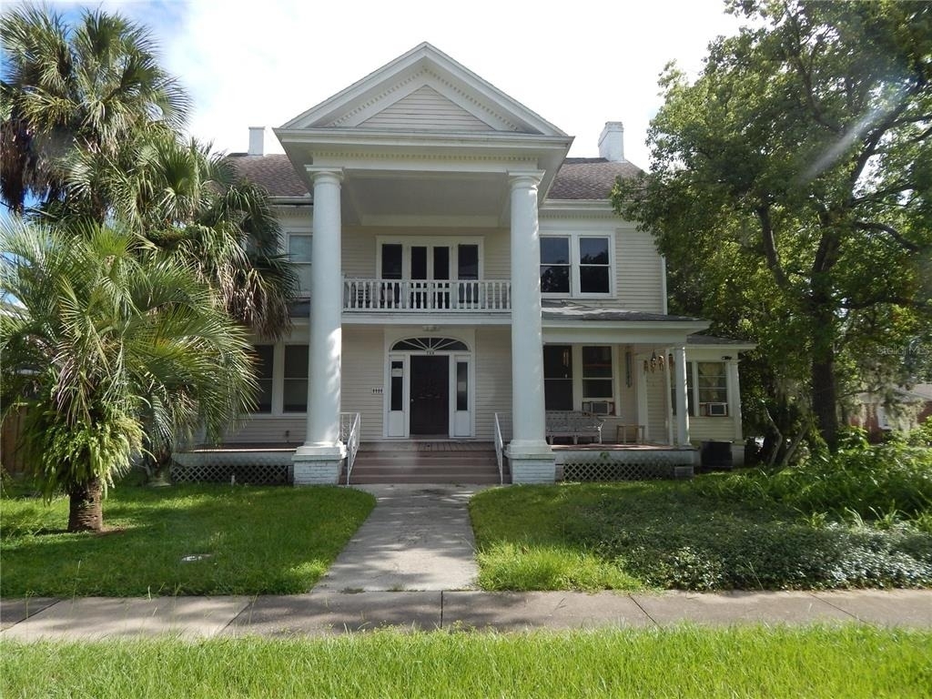 720 Verona Street - Photo 0