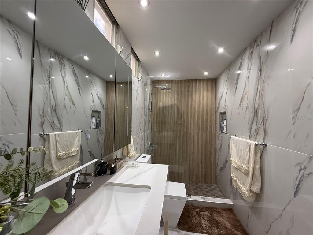 57 Lopategui - Photo 2