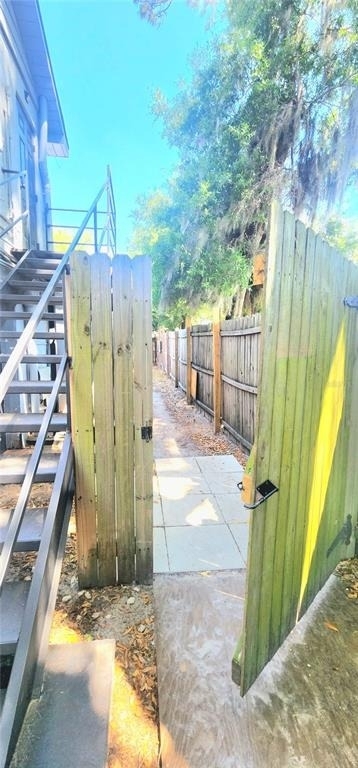 301 Se Avenue B - Photo 2