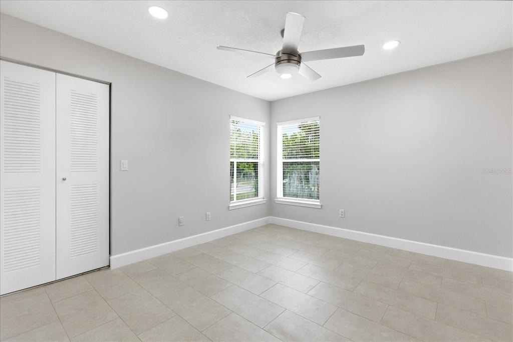2504 Grassy Point Drive - Photo 16