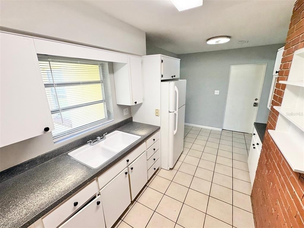 1203 N Lavon Avenue - Photo 6