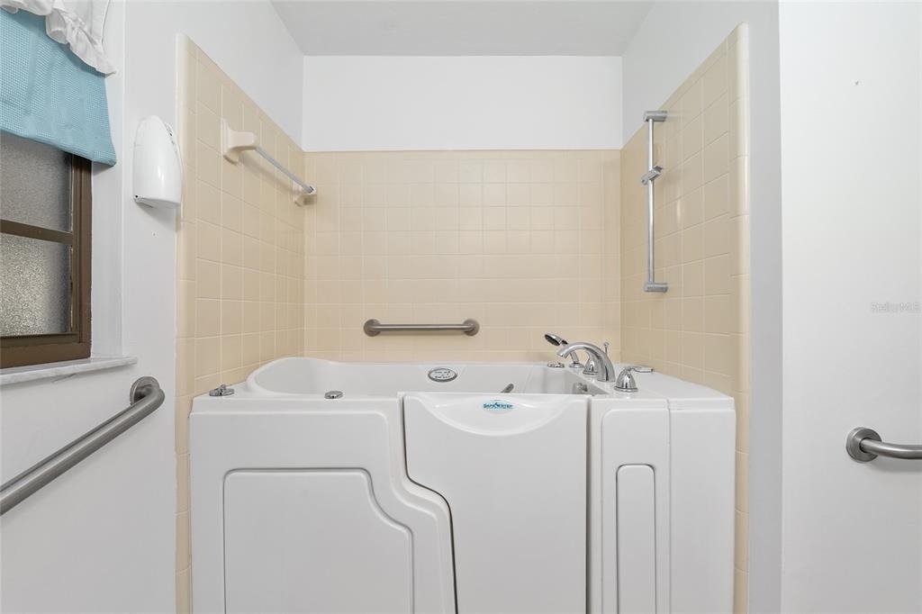 8479 Nw 38th Drive - Photo 18