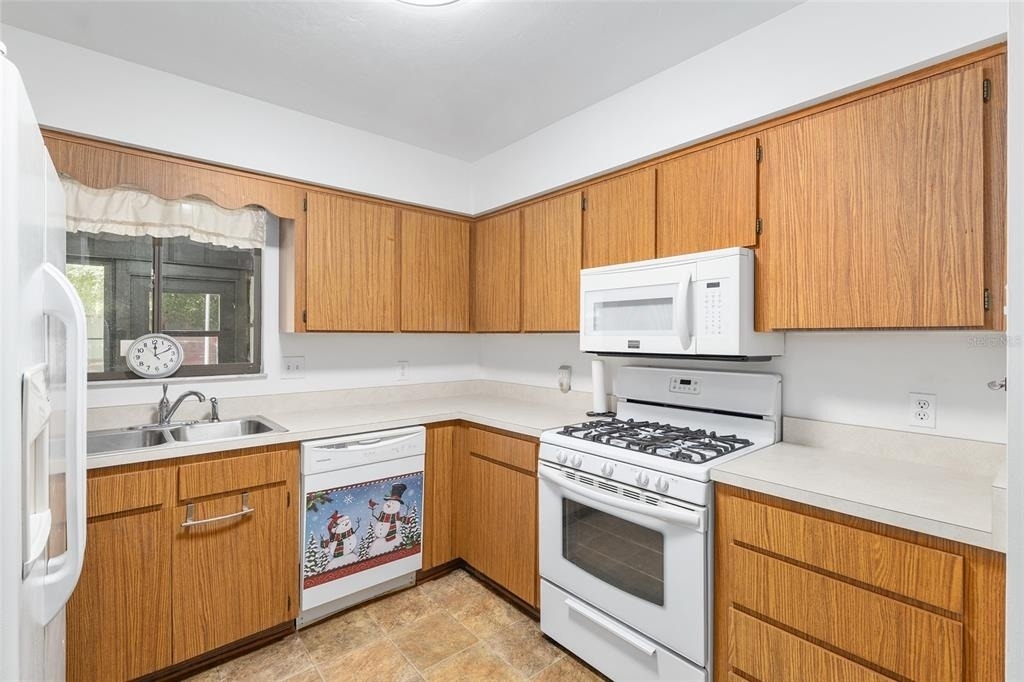 8479 Nw 38th Drive - Photo 7