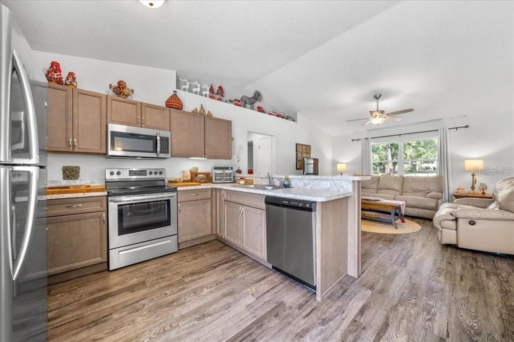 543 N Rooks Avenue - Photo 4