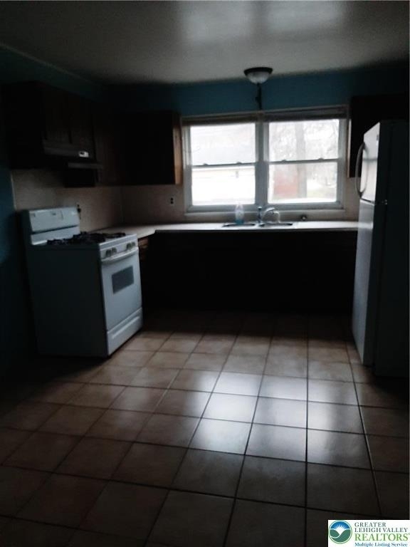 709 Line Street - Photo 1