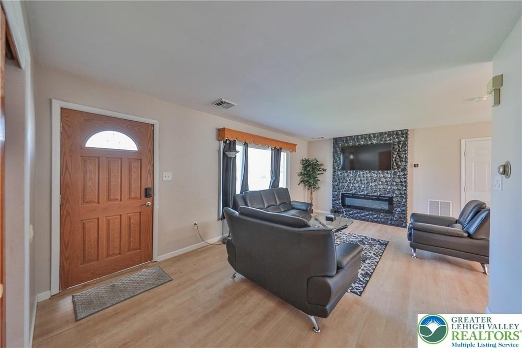 2033 11th Street - Photo 5