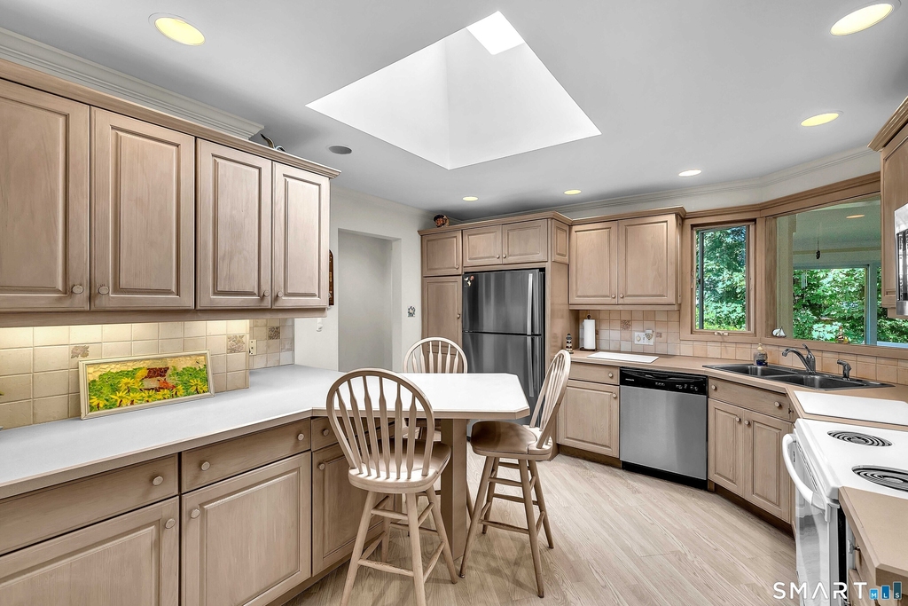 71 Beach Avenue - Photo 7