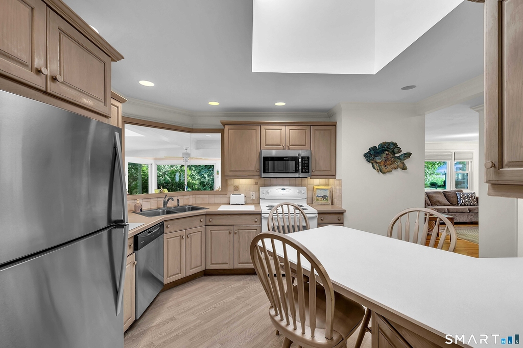 71 Beach Avenue - Photo 6