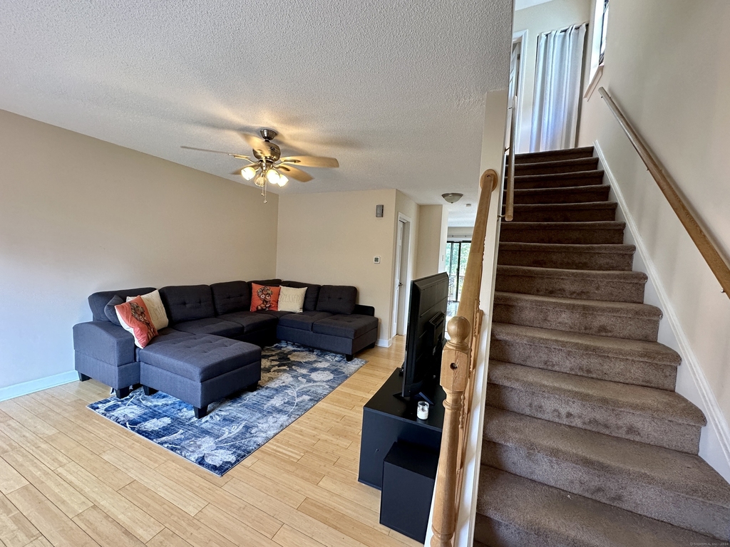 15 Crest Street - Photo 4