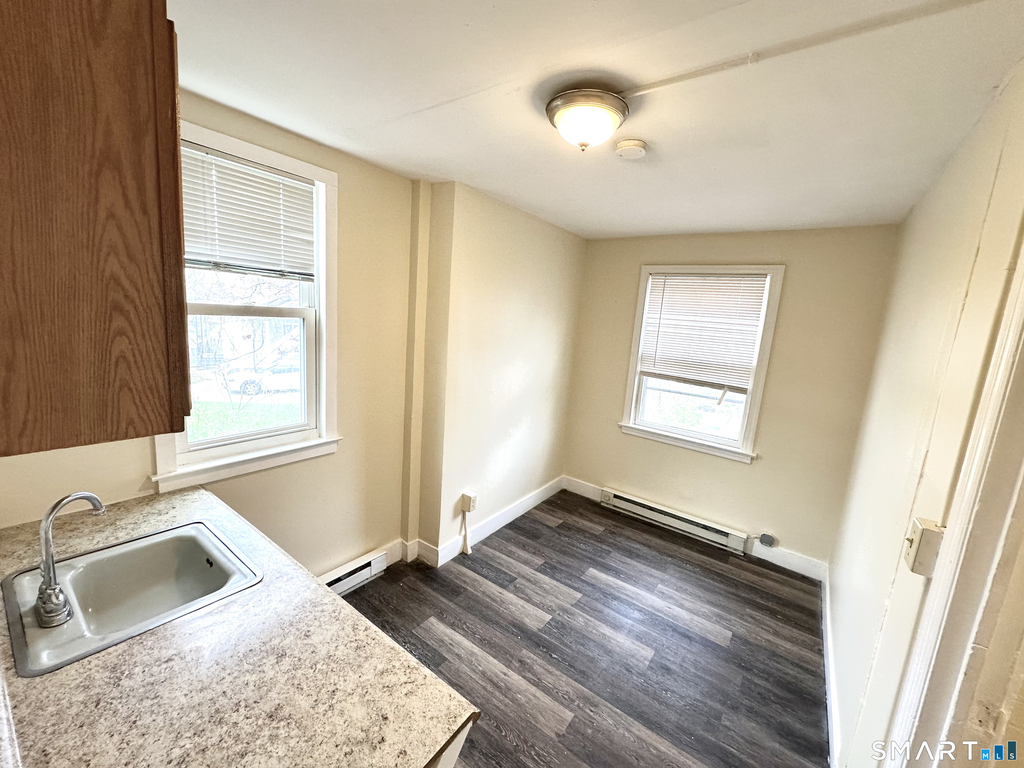 1431 Bank Street - Photo 3