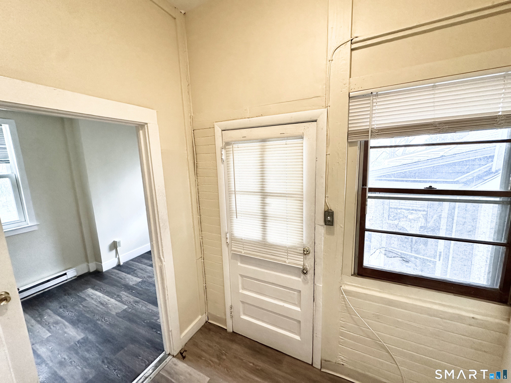 1431 Bank Street - Photo 4