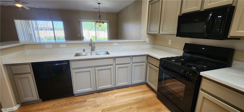 1561 Bonner Springs Drive - Photo 14