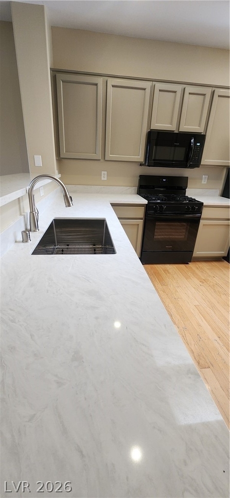 1561 Bonner Springs Drive - Photo 18