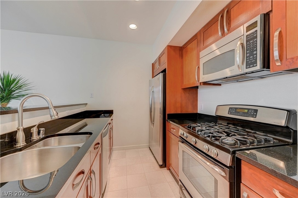 4535 Dean Martin Drive - Photo 19