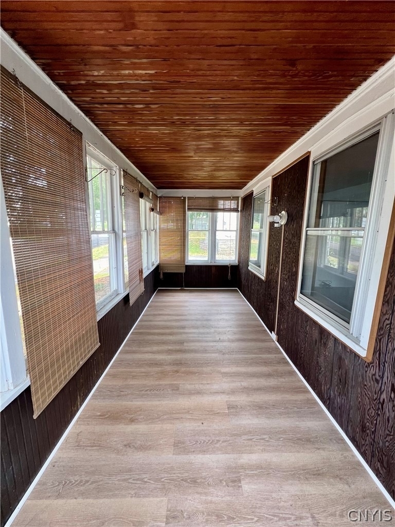 140 E Oneida Street - Photo 3