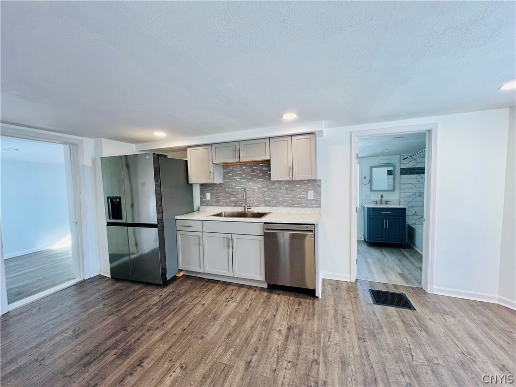 140 E Oneida Street - Photo 5