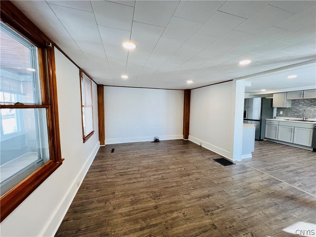 140 E Oneida Street - Photo 14