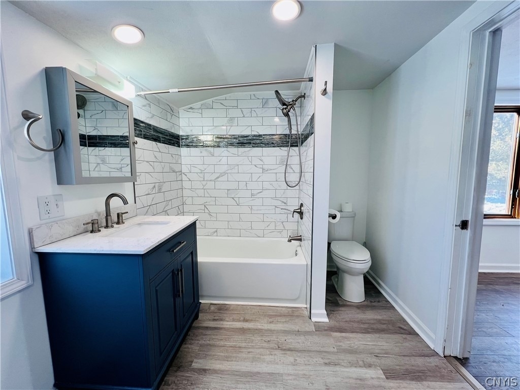 140 E Oneida Street - Photo 9