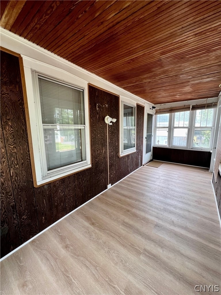 140 E Oneida Street - Photo 4