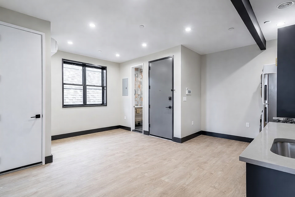 1665 Brooklyn Avenue - Photo 3