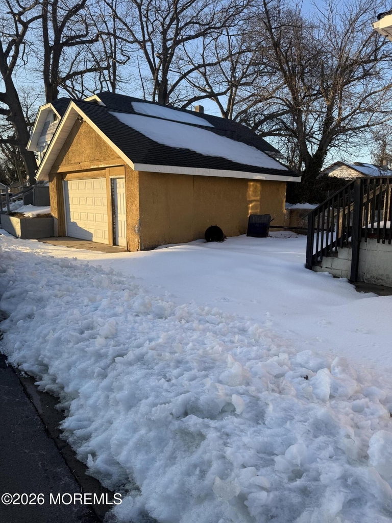 401 Ridge Avenue - Photo 9
