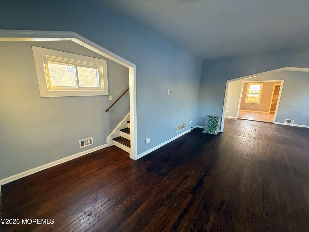 401 Ridge Avenue - Photo 2