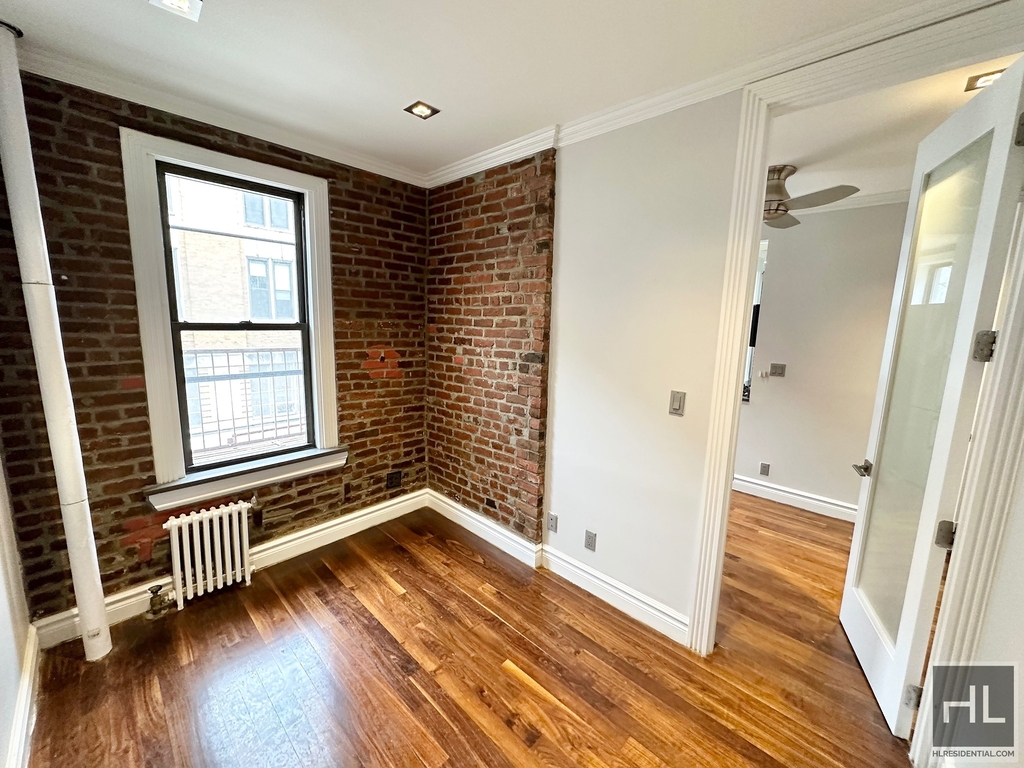 East 13th Street - Photo 3