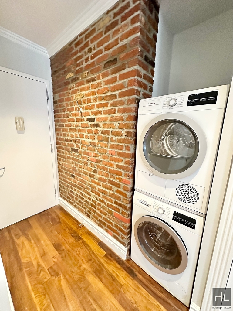 East 13th Street - Photo 4