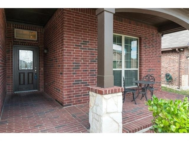 4624 Lazy Oaks Street - Photo 2