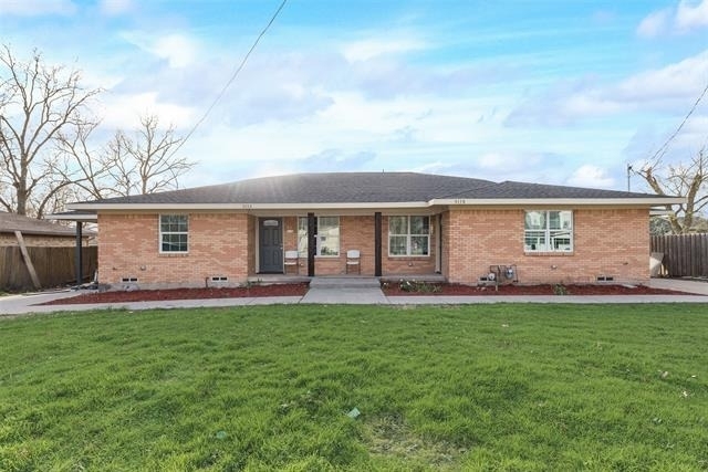 913 Live Oak Street - Photo 1