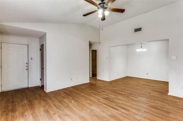 1140 Jameson Street - Photo 3