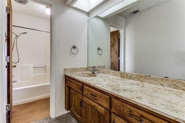 1140 Jameson Street - Photo 7