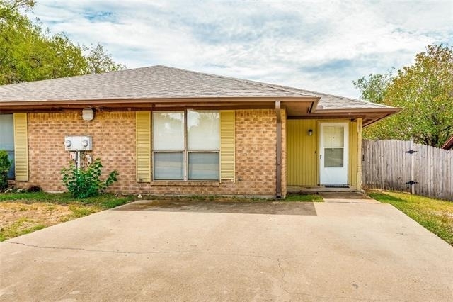 1140 Jameson Street - Photo 0