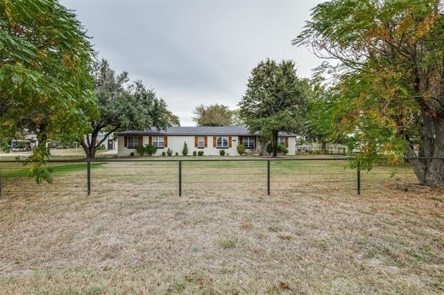 1200 Tipps Road - Photo 1