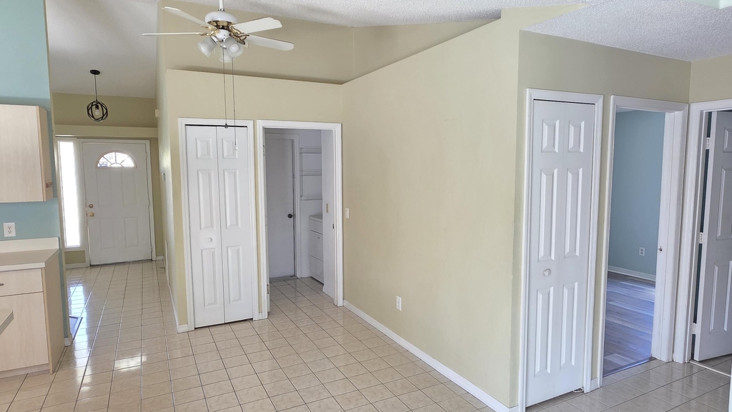 2820 Se Pace Drive - Photo 3
