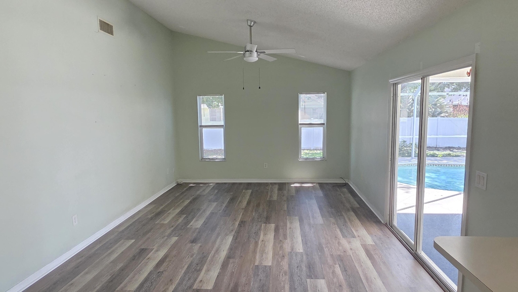 2820 Se Pace Drive - Photo 10