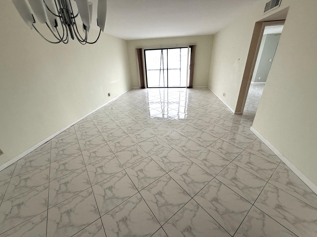 7076 Huntington Lane - Photo 3