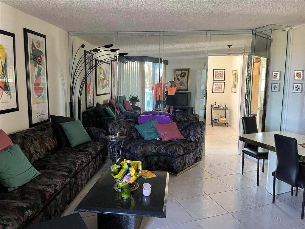 333 Ne 21 Avenue - Photo 2